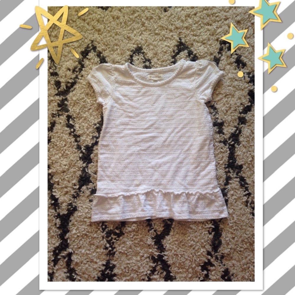 Textured white Tucker&Tate ruffled peplum bottom.